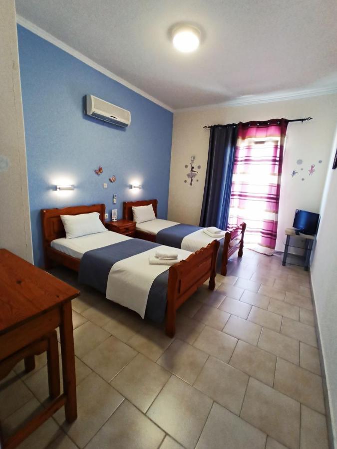 Corfu Sunflower Apartments Benitses  Bagian luar foto