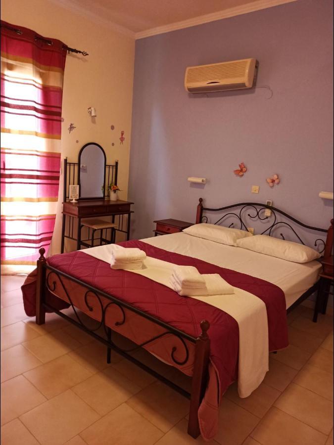 Corfu Sunflower Apartments Benitses  Bagian luar foto