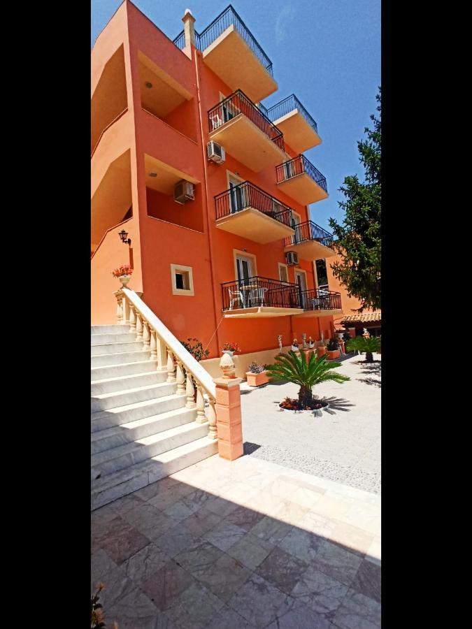 Corfu Sunflower Apartments Benitses  Bagian luar foto