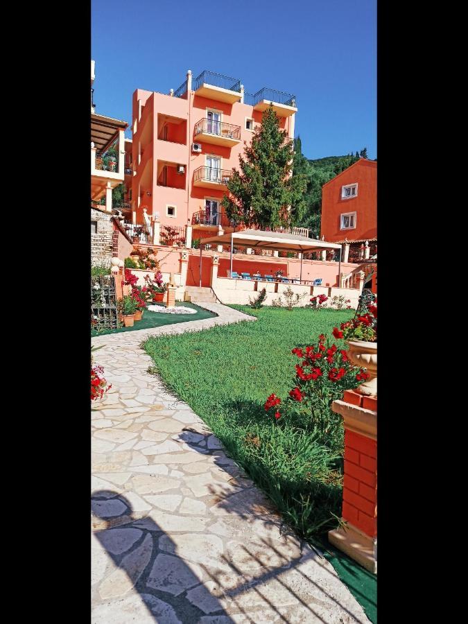 Corfu Sunflower Apartments Benitses  Bagian luar foto