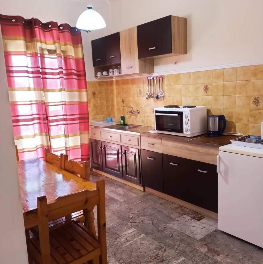 Corfu Sunflower Apartments Benitses  Bagian luar foto