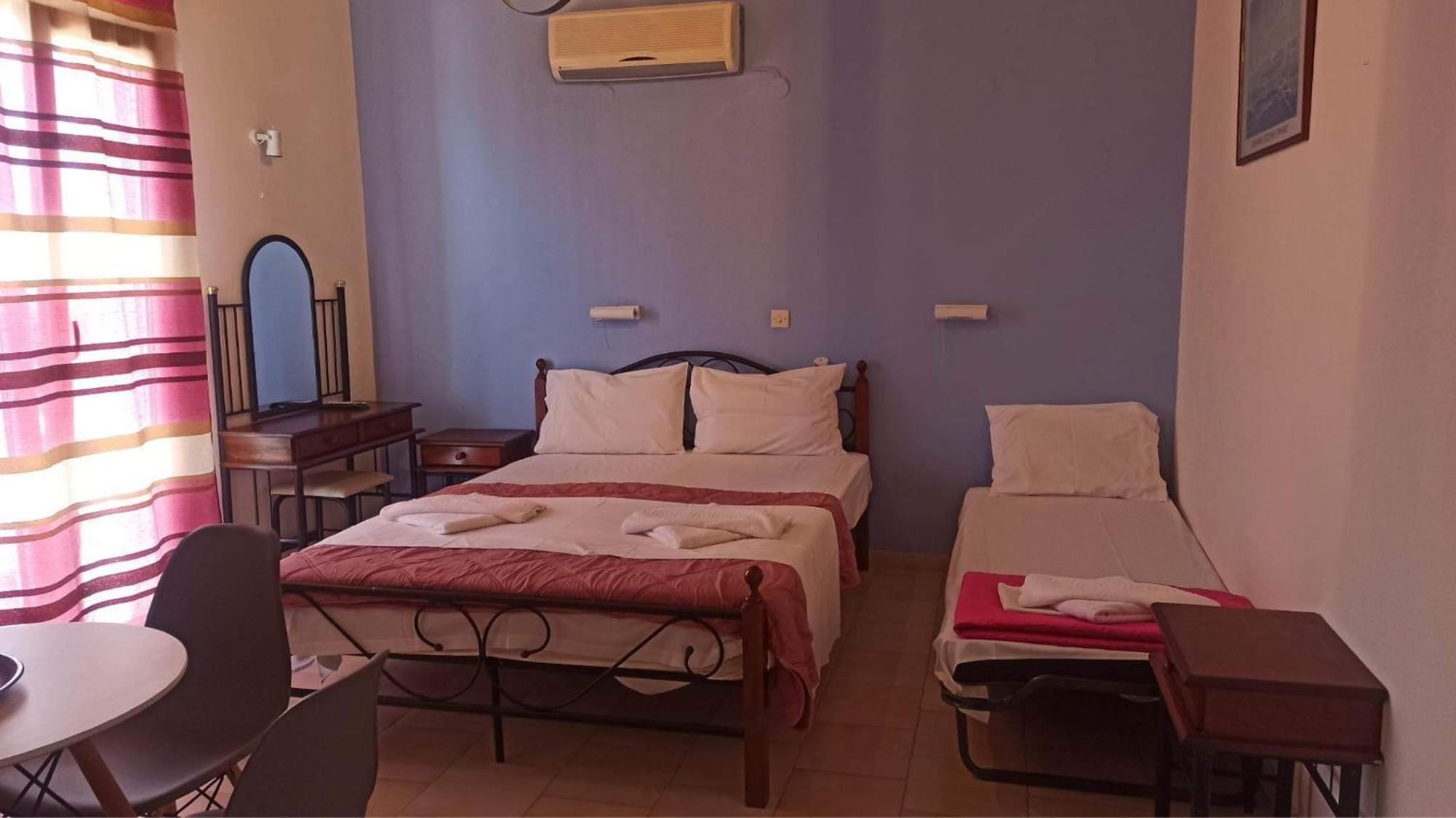 Corfu Sunflower Apartments Benitses  Bagian luar foto