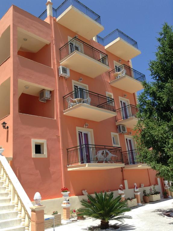 Corfu Sunflower Apartments Benitses  Bagian luar foto